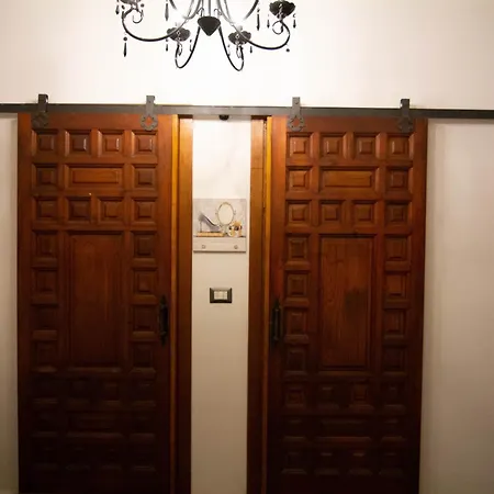 La Corte Della Regina Catane