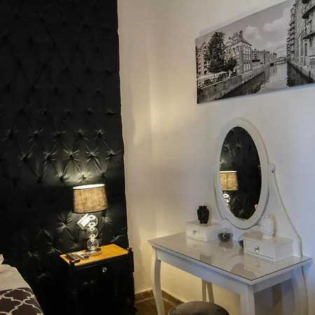 La Corte Della Regina Farm stay *