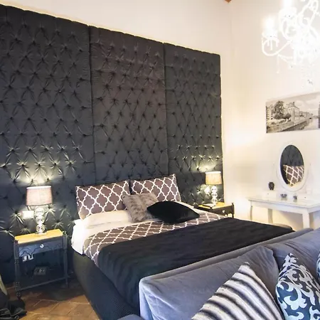 La Corte Della Regina * 카타니아